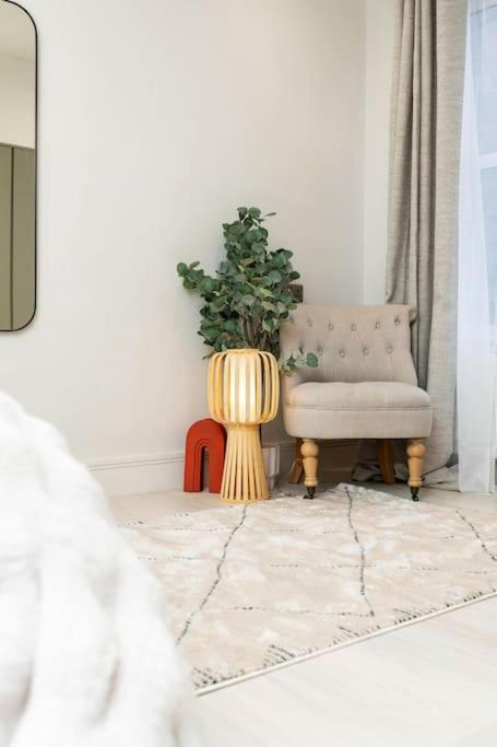 Charming Granby Flat Apartment *